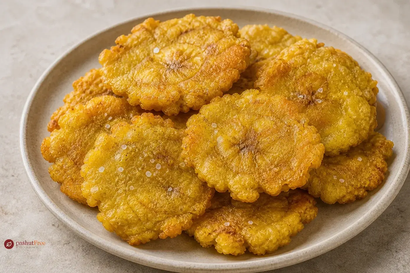 Crispy Green Plantain Tostones כמנה ביתית מוכנה