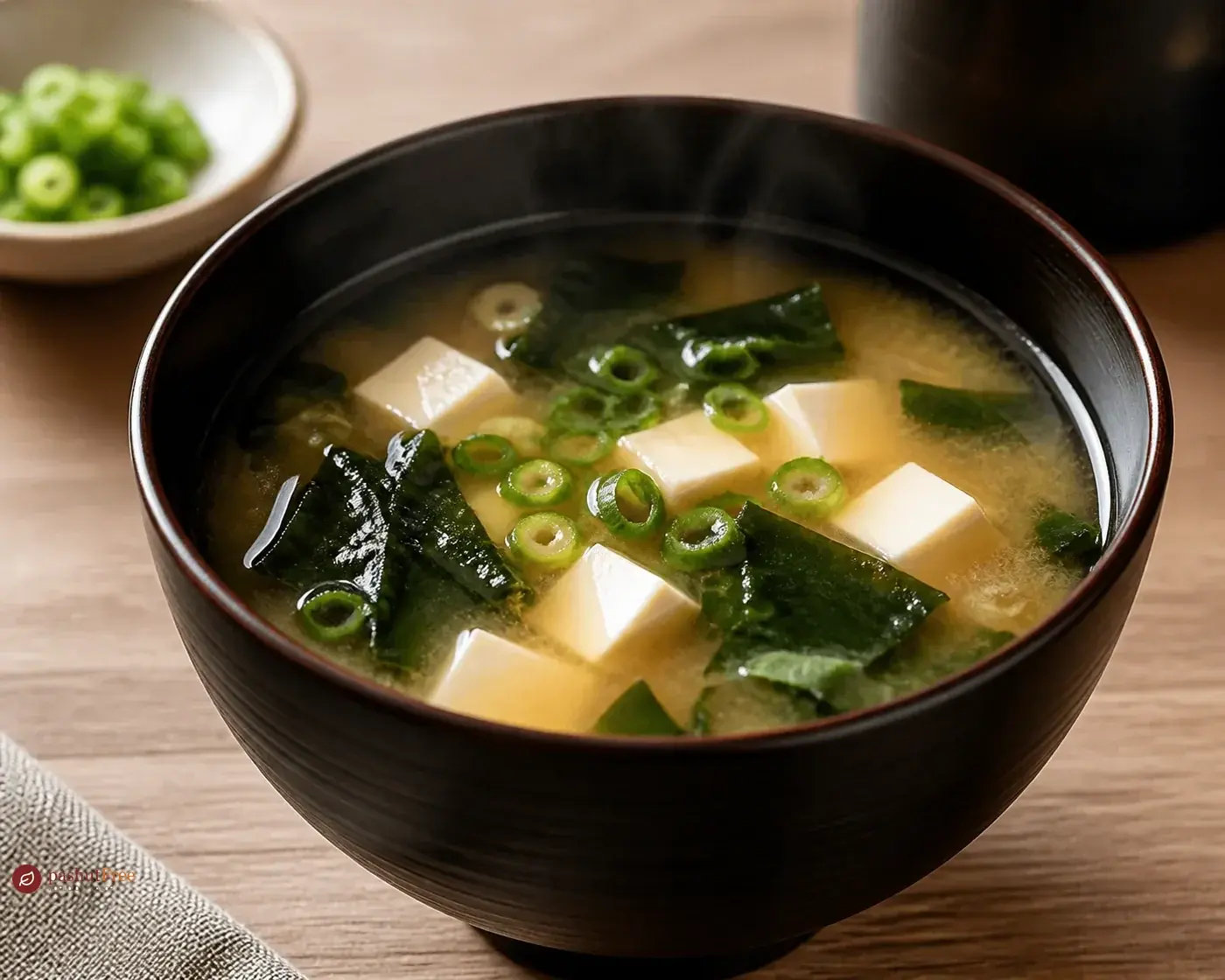 Comforting Japanese Miso Soup כמנה ביתית מוכנה