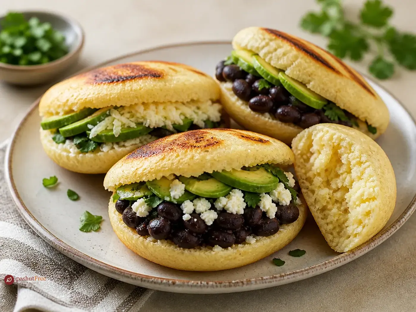 Venezuelan Arepas כמנה ביתית מוכנה